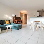 Charming & Bright Flat With Ac Garden 300m And Closed Garage - Benakey Appartement