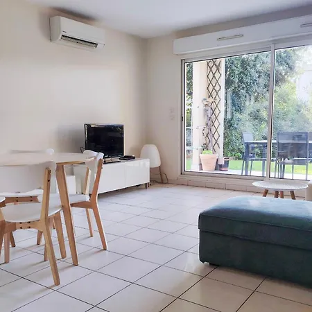 Charming & Bright Flat With Ac Garden 300m And Closed Garage - Benakey Apartment *
