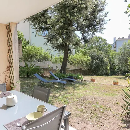 Charming & Bright Flat With Ac Garden 300m And Closed Garage - Benakey *