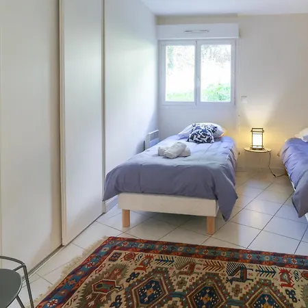 Charming & Bright Flat With Ac Garden 300m And Closed Garage - Benakey