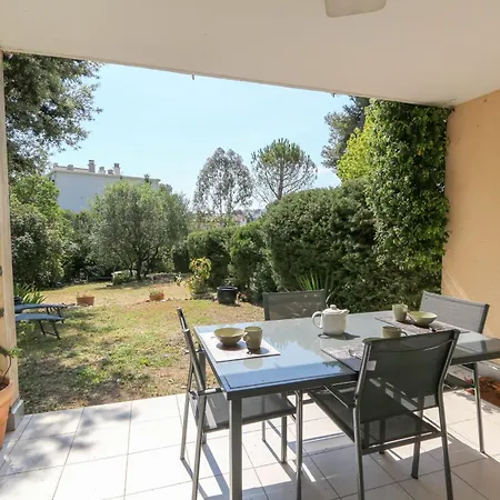 Charming & Bright Flat With Ac Garden 300m And Closed Garage - Benakey